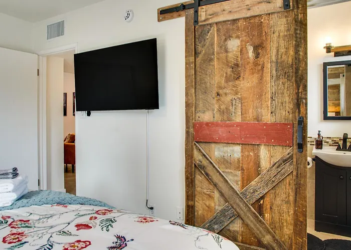 Fun W/ Friends! Old Town Escape W/ Outdoor Oasis Holiday home *