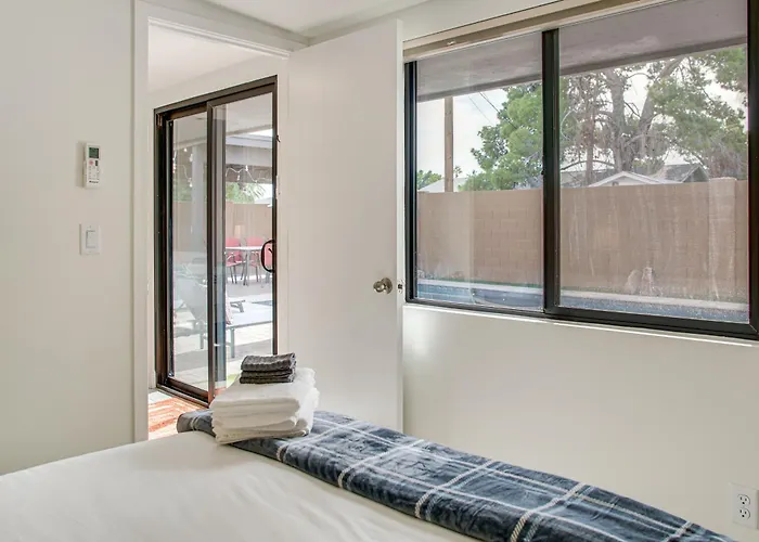 Fun W/ Friends! Old Town Escape W/ Outdoor Oasis Holiday home