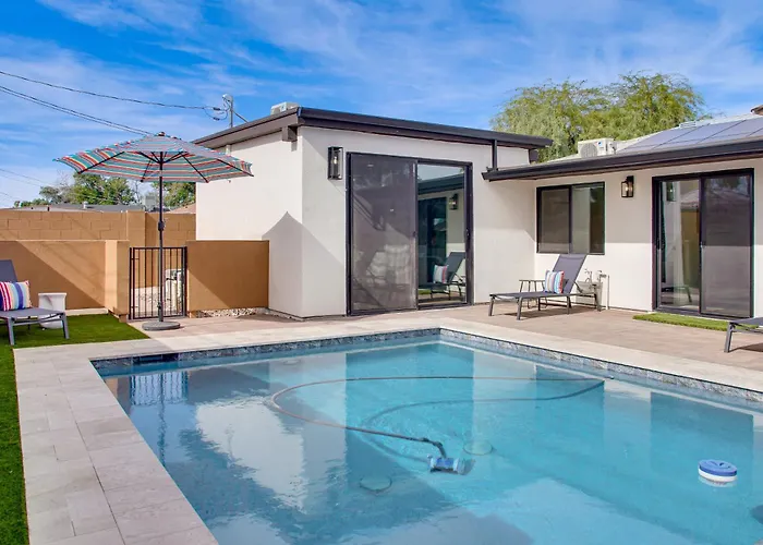Fun W/ Friends! Old Town Escape W/ Outdoor Oasis * Scottsdale