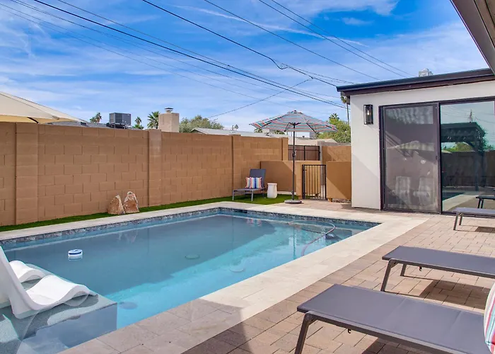 Fun W/ Friends! Old Town Escape W/ Outdoor Oasis * Scottsdale