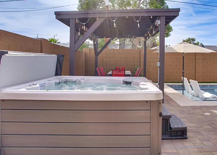 Fun W/ Friends! Old Town Escape W/ Outdoor Oasis Holiday home Scottsdale